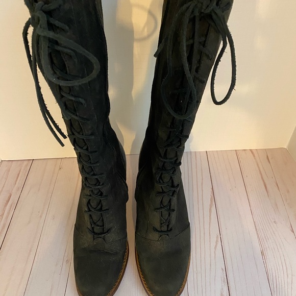 Ugg Boots - Picture 3 of 9